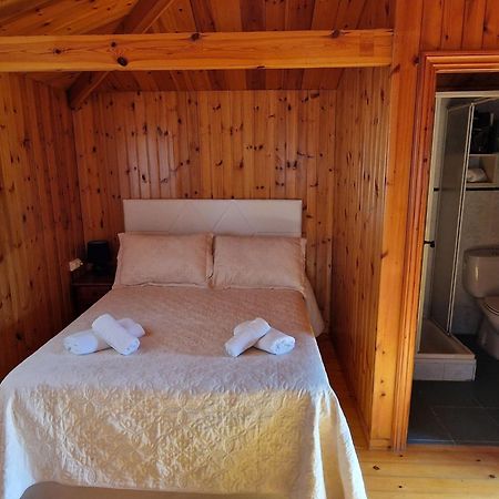 Habitación doble con wifi, baño privado jardin y barbacoa Onís Exterior foto