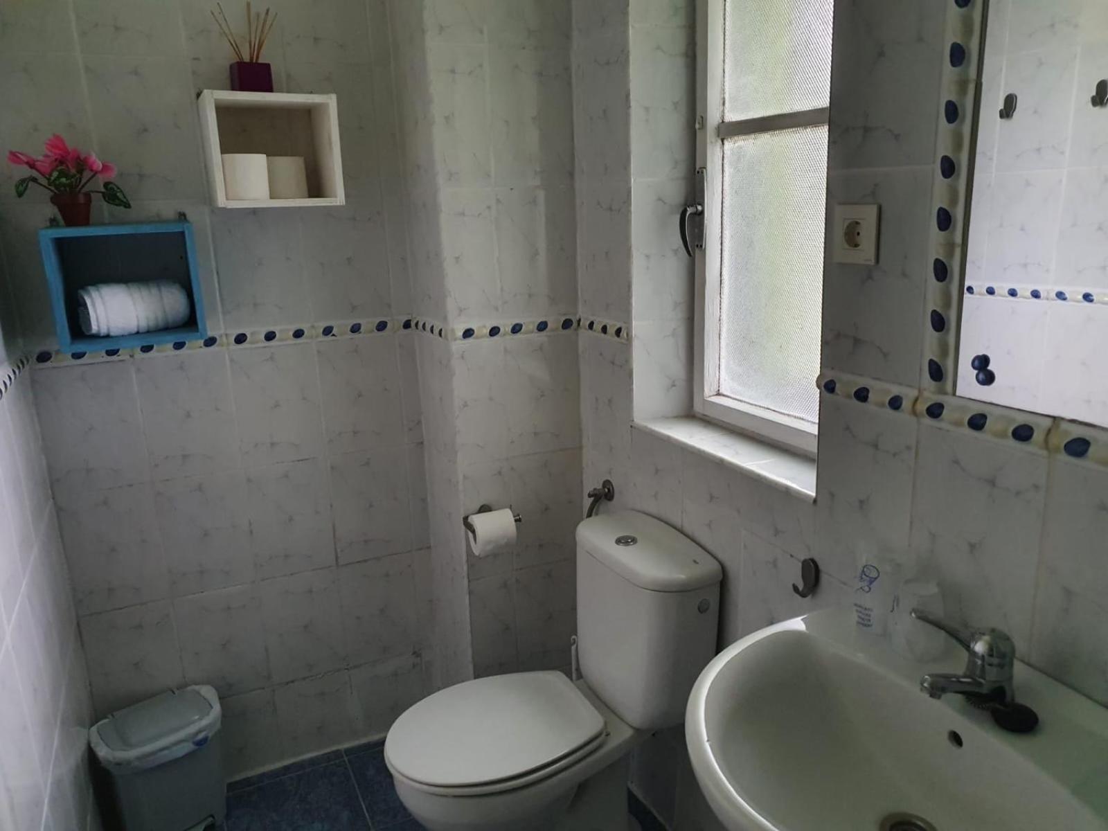 Habitación doble con wifi, baño privado jardin y barbacoa Onís Exterior foto