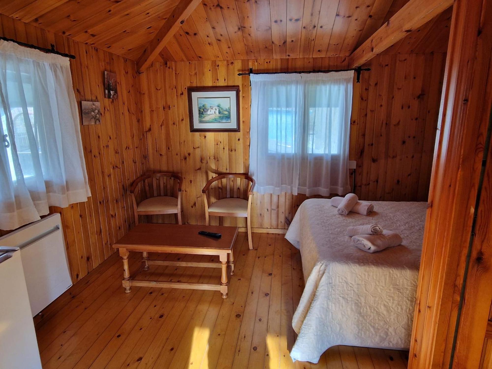 Habitación doble con wifi, baño privado jardin y barbacoa Onís Exterior foto
